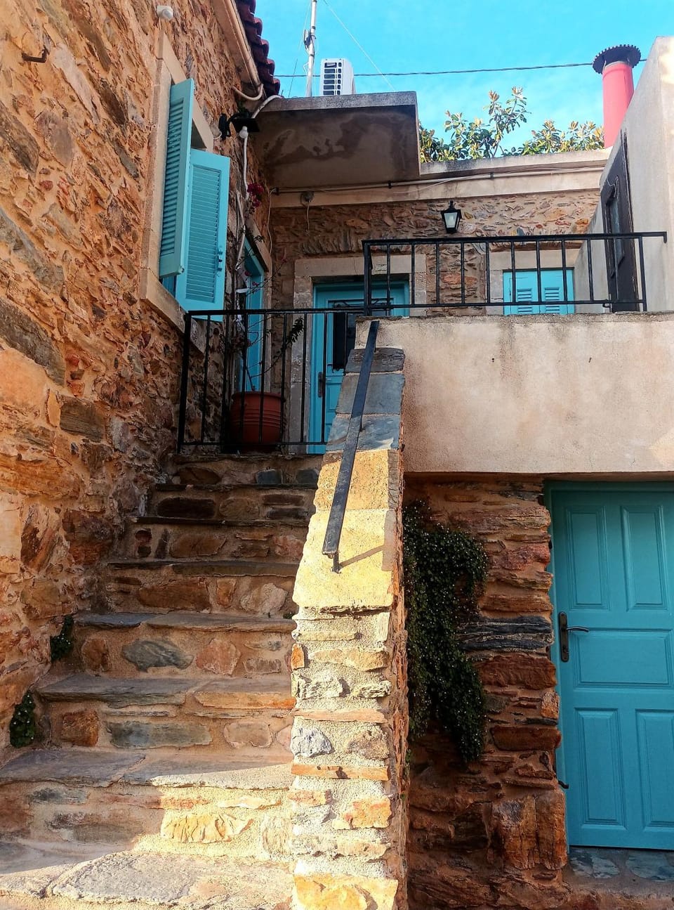 Λιθόκτιστη παραδοσιακή οικία House in Islands
