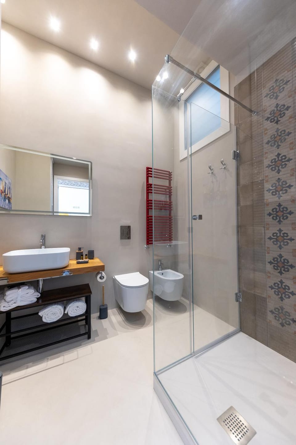 Shower, Toilet, Bathroom, towels