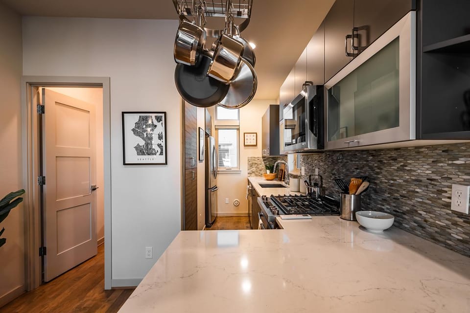 Kitchen or kitchenette