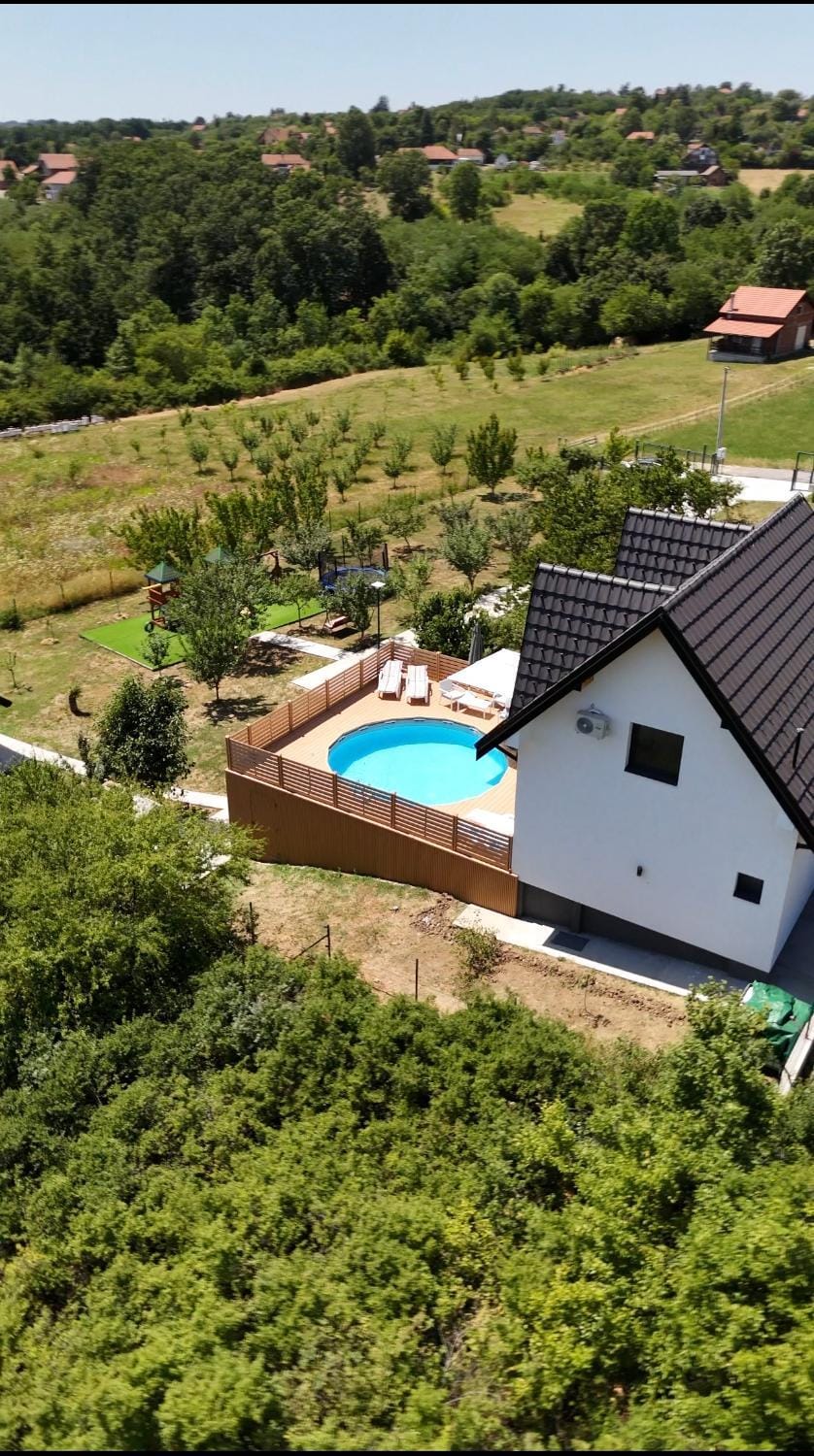 Bird's eye view, Children play ground, View (from property/room), Garden view, Mountain view, Pool view, Swimming pool, Inner courtyard view, Parking, sunbed