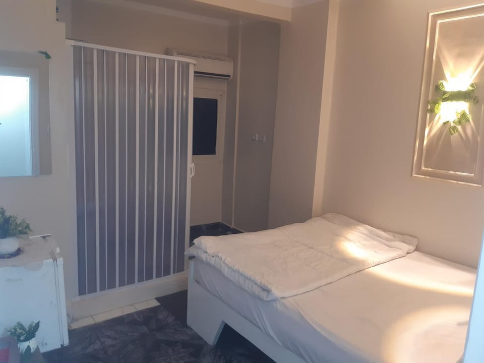 فندق التمساح Capsule hotel in Cairo