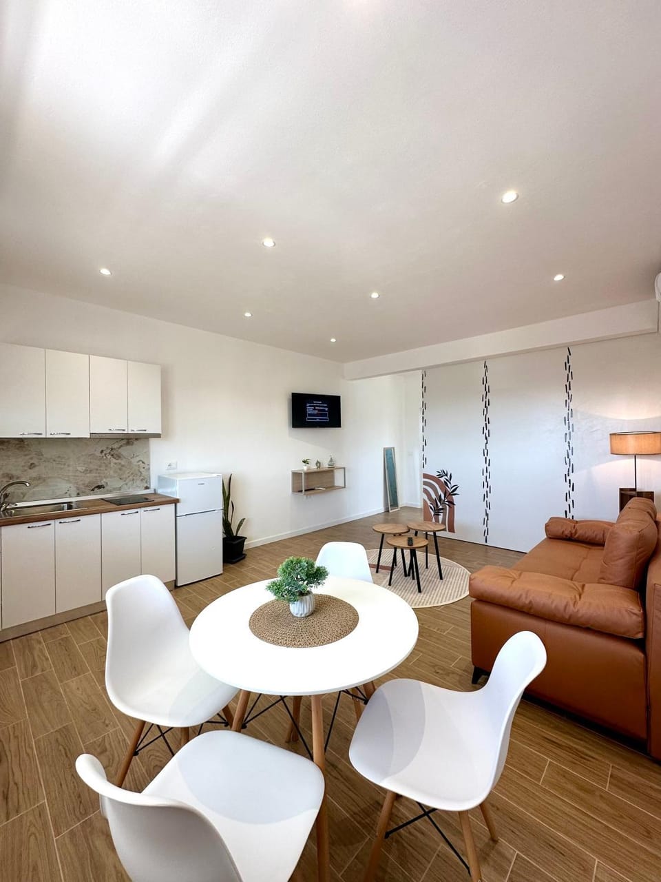 Seating area, kitchen