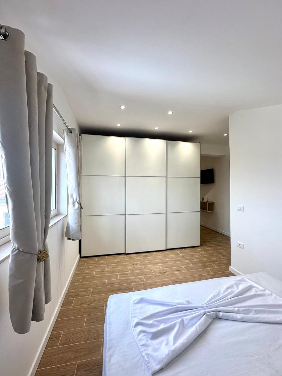 Bedroom, wardrobe
