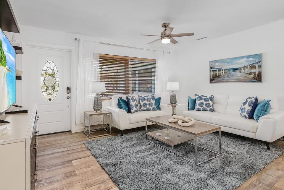4 BDRMNaples LuxuryHtd PoolSuper-CleanPets ok House in Naples