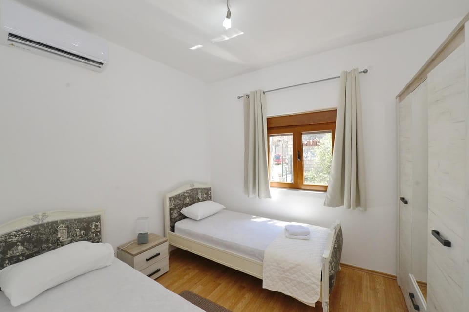 New modern place near seaside VLADAN Apartment in Dobrota