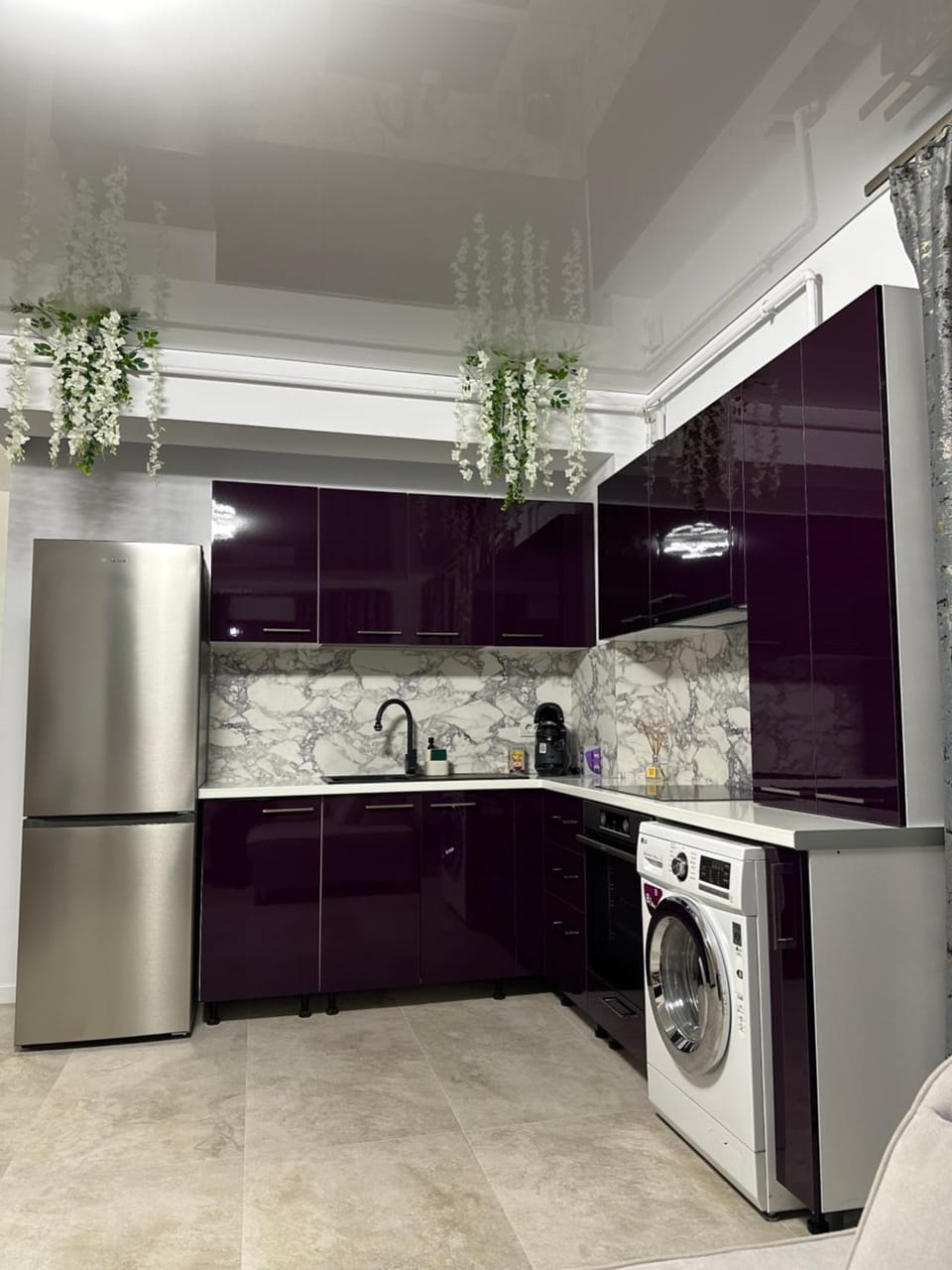 Kitchen or kitchenette, oven, pet friendly, stove, washing machine