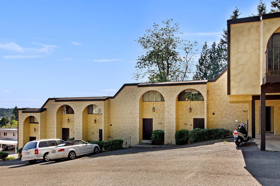 Property building, Street view