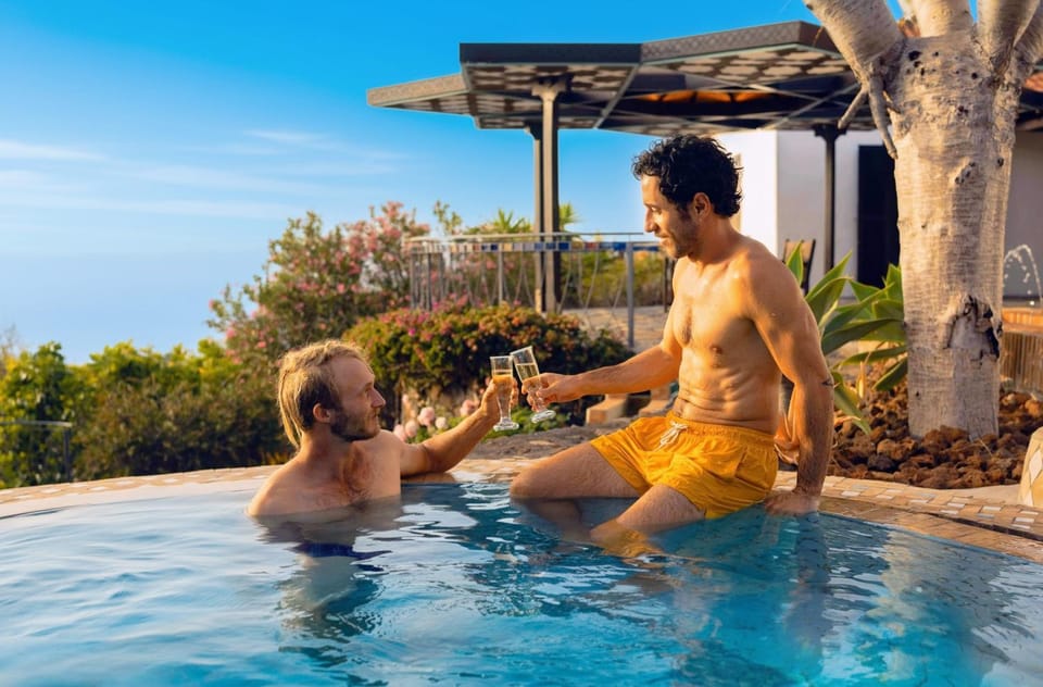 Garden, Guests, Swimming pool