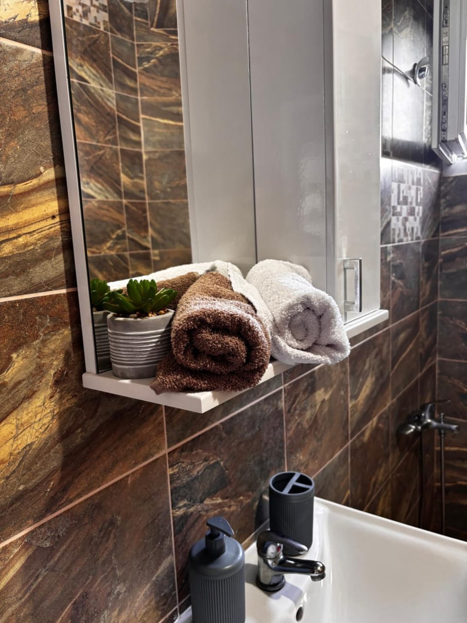 Shower, Bathroom, towels
