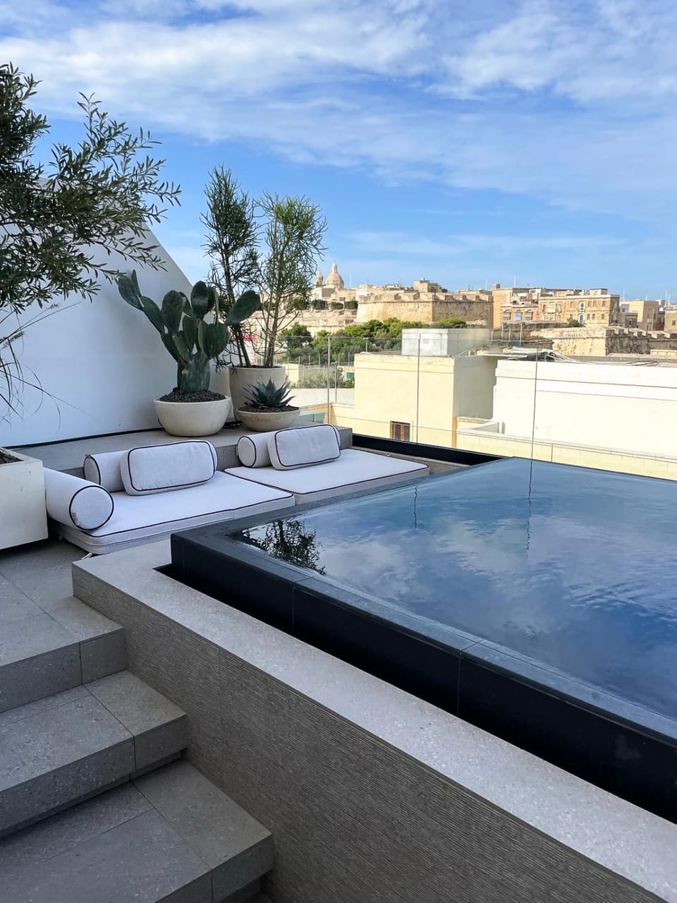 Patio, Day, Natural landscape, View (from property/room), Balcony/Terrace, Balcony/Terrace, Pool view, Swimming pool, sunbed, towels