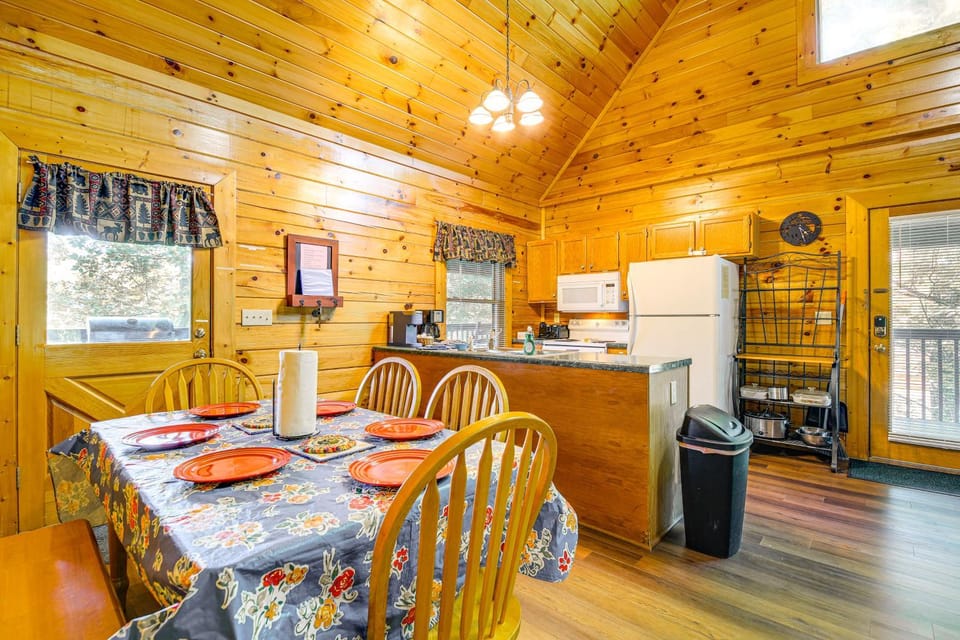Community Pool! Sevierville Stay w/ Billiards House in Sevierville