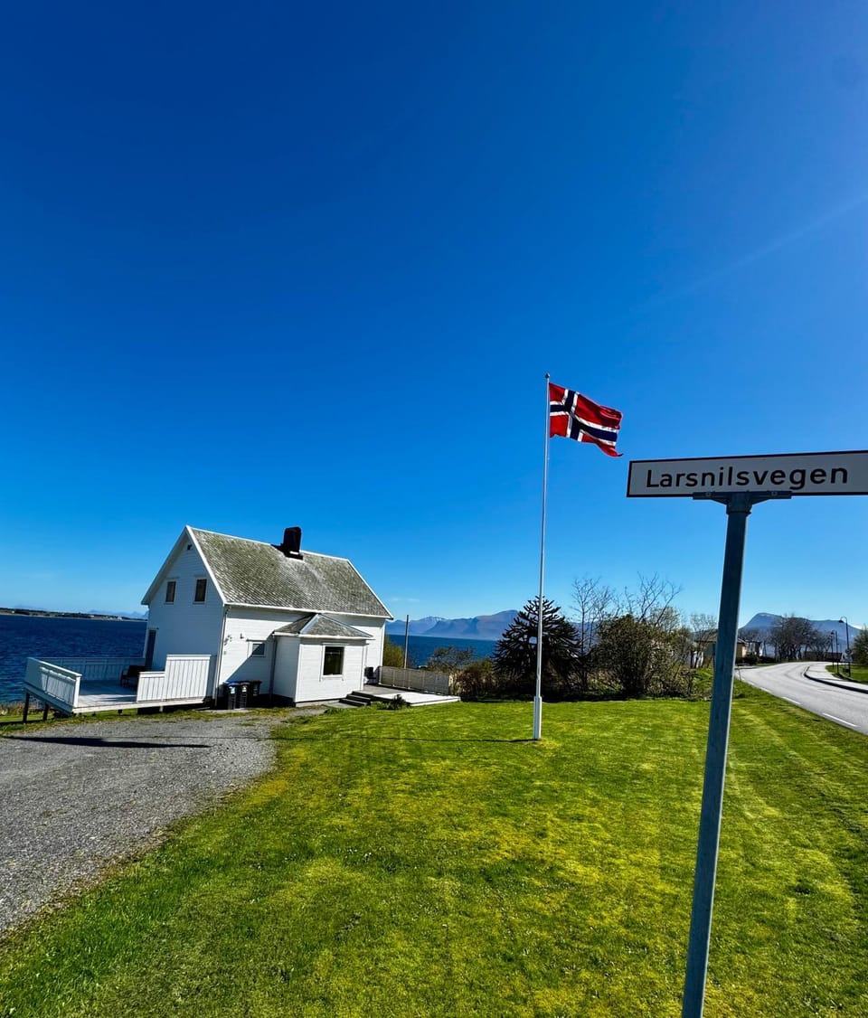 Sjønært feriehus, båt tilgjengelig for leie House in Norway