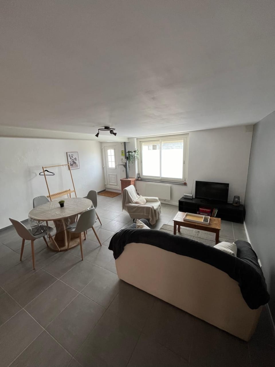 Living room, Dining area
