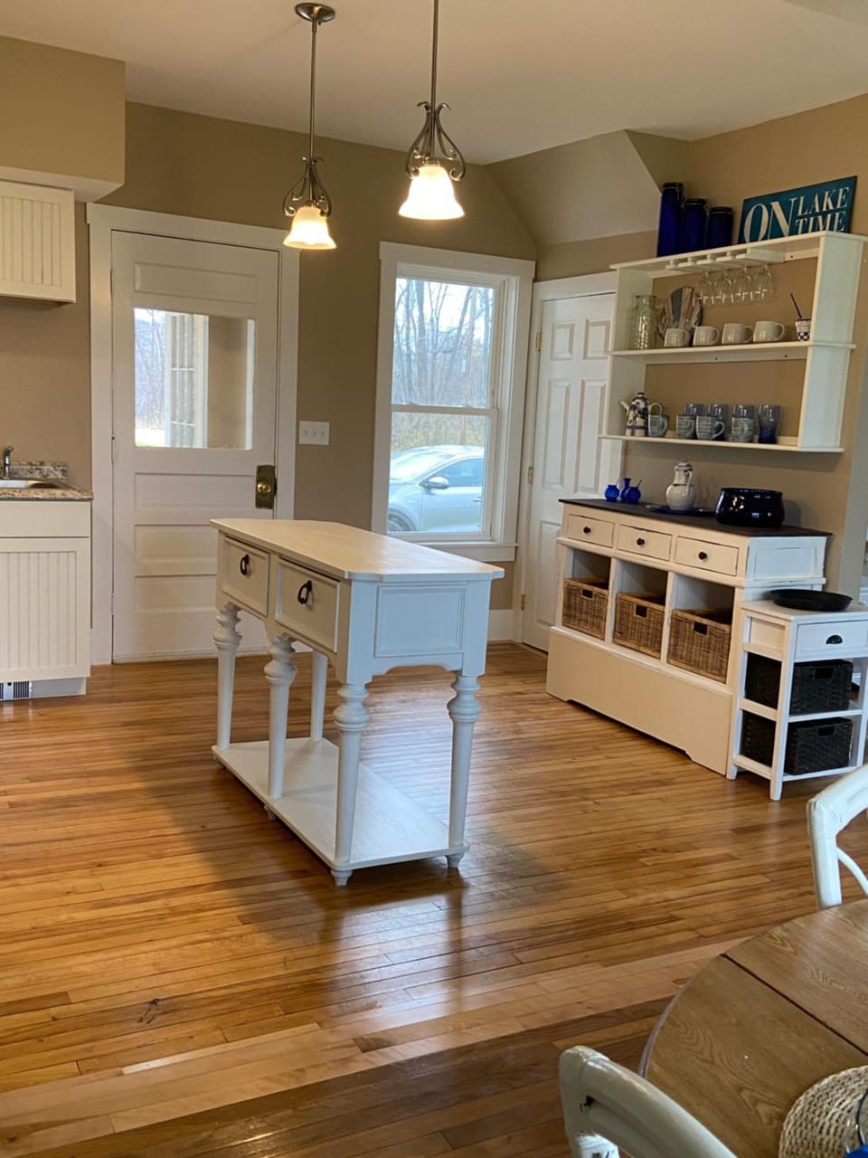 Beach House - On Lake Time Apartment in Derby