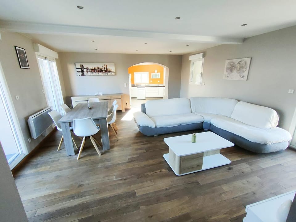La villa de Julien avec piscine Vacation rental in Occitanie