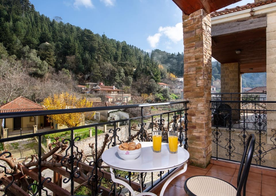 Spring, Day, Natural landscape, Summer, View (from property/room), Balcony/Terrace, Food and drinks, Mountain view, Breakfast