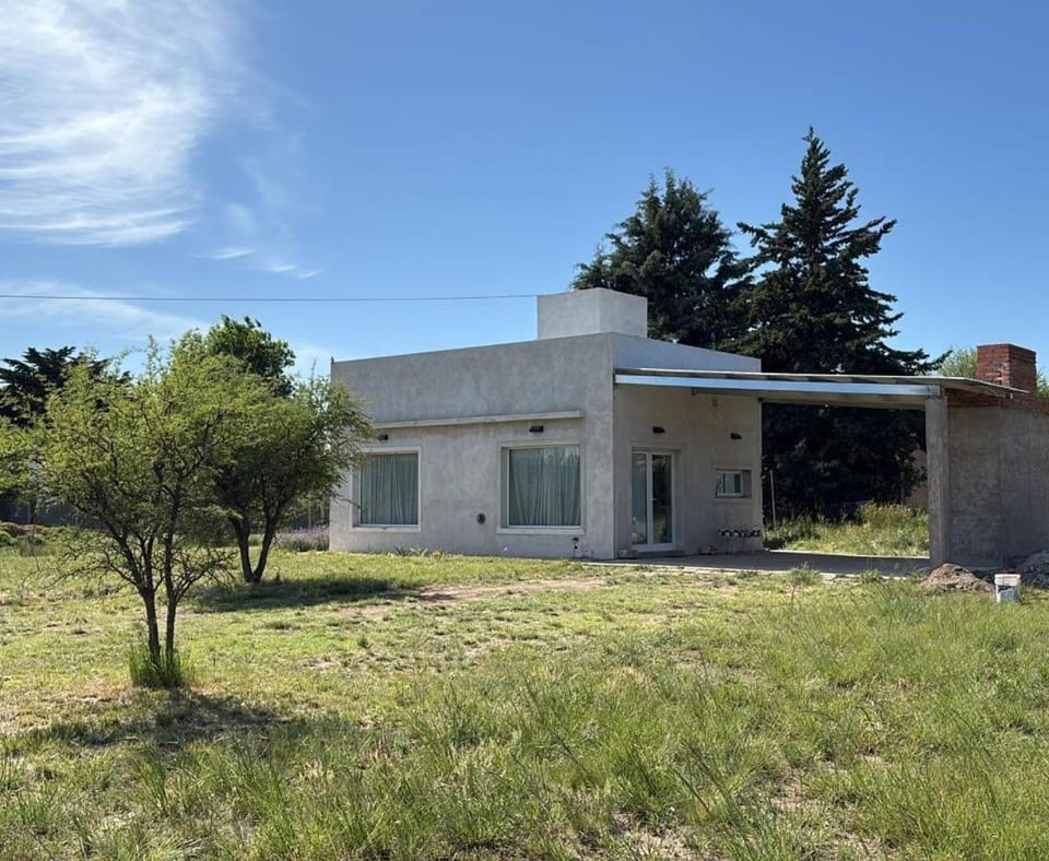 Property building, Facade/entrance, Off site, Parking