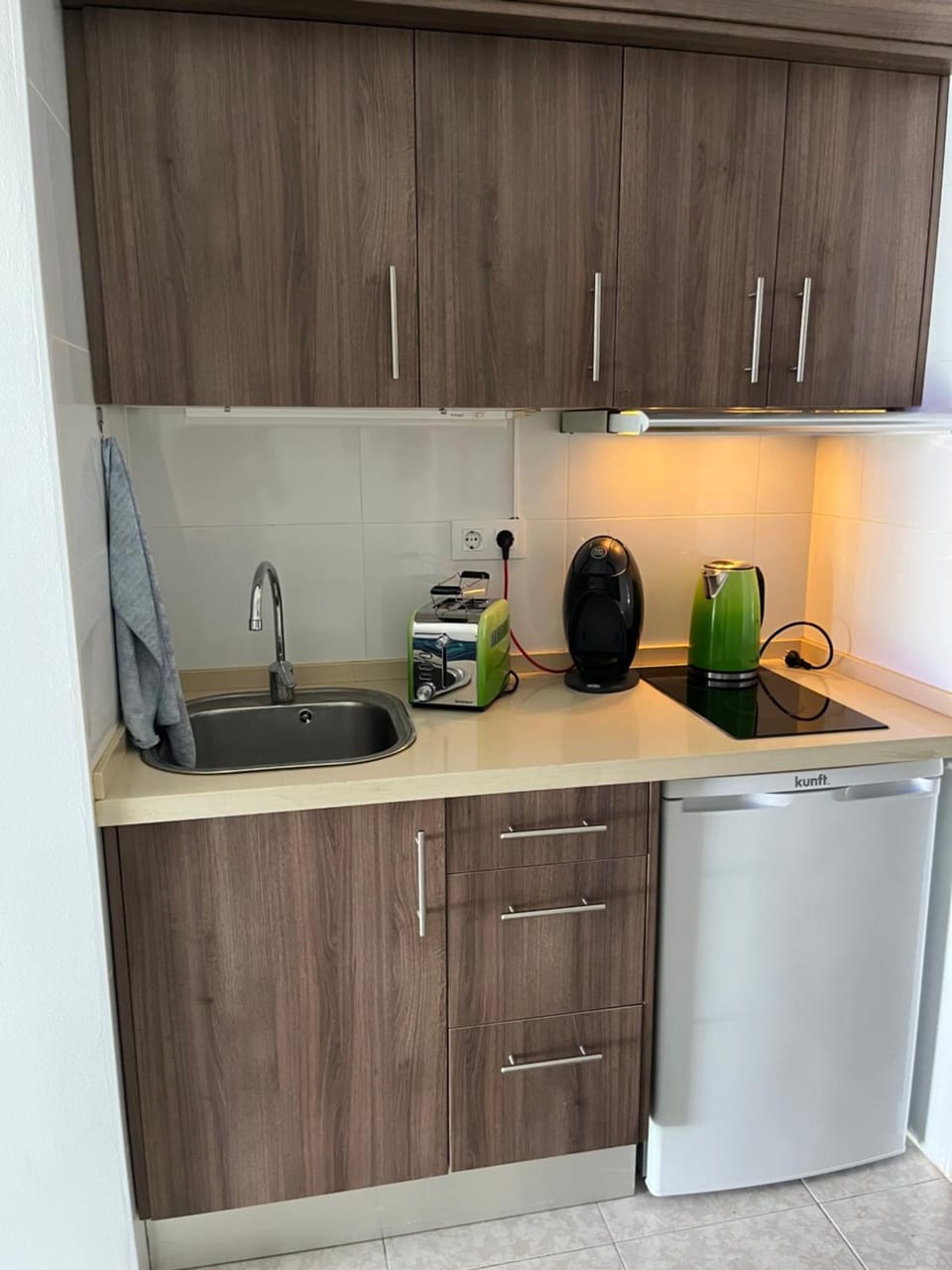 Kitchen or kitchenette, kitchen, kitchen