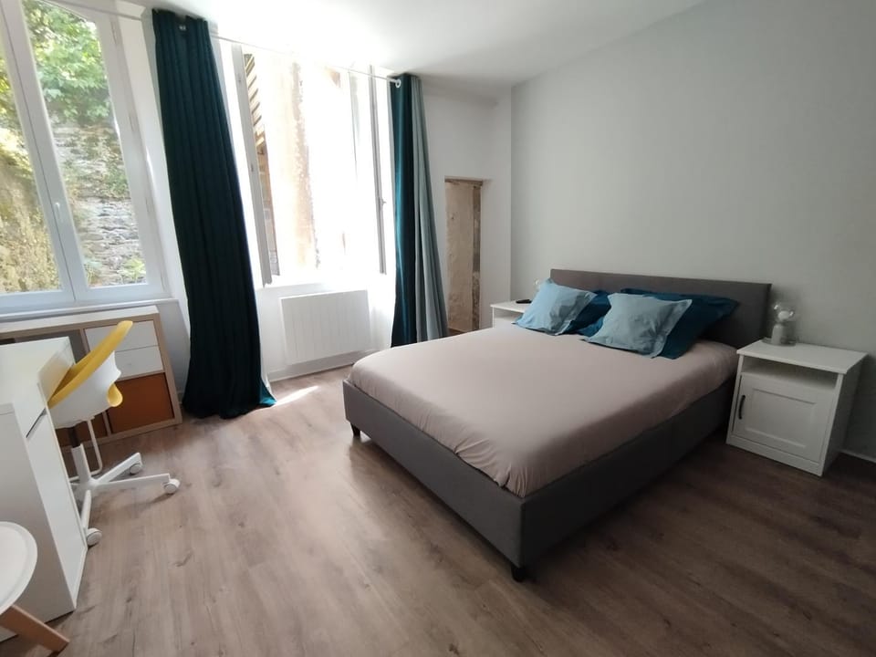 Bed, Photo of the whole room
