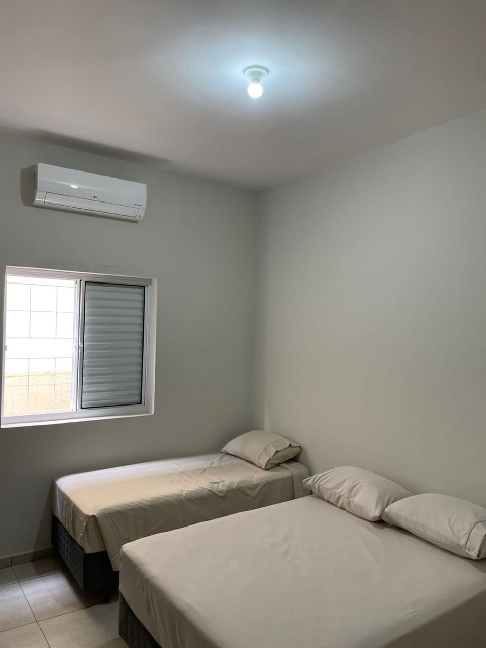 Bed, Bedroom, locker, wardrobe, air conditioner, air conditioner