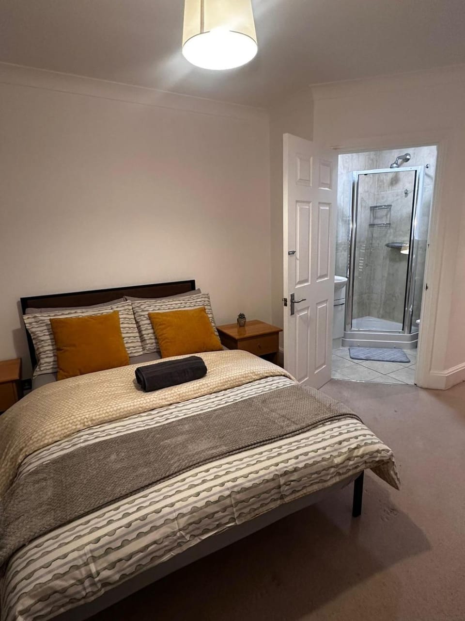 Bed, Bathroom