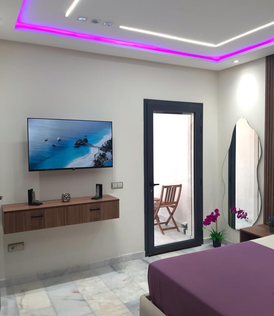 Appartement de Luxe 5 min Gare TGV & Corniche-Wifi Fibre Optique-Only Family Apartment in Tangier