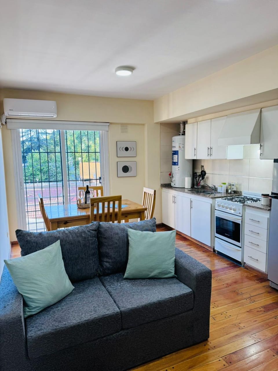 Kitchen or kitchenette, Living room, Seating area