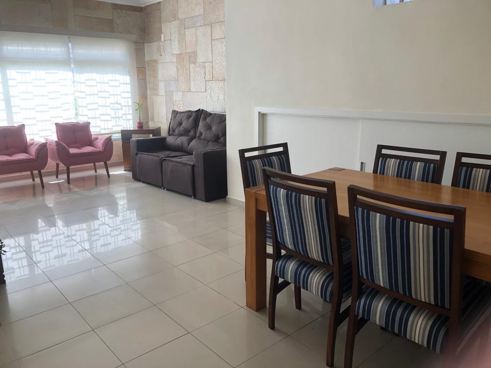 Hostel 1 Martina a 100 m SPExpo Bed and Breakfast in São Bernardo do Campo