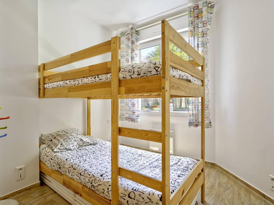 Arcachon, T3 54m², Plage 200m, Parking, WIFI, 6 pers, Modernité et Confort - FR-1-433-126 Apartment in Arcachon