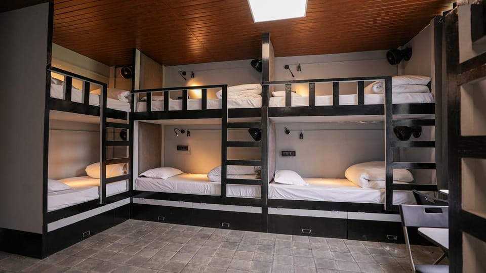 Bed, bunk bed