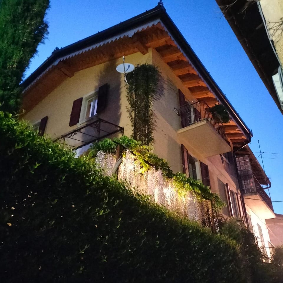Suite vista panoramica giardino e montagne Apartment in Bellagio