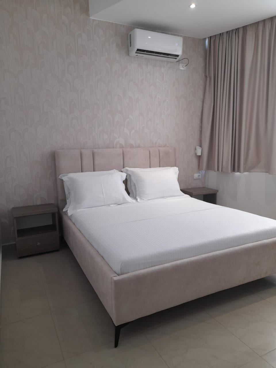 Alv Rent Rooms Bed and Breakfast in Vlorë
