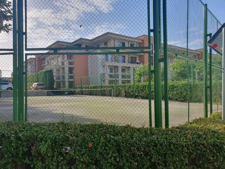 Tennis court, Tennis court