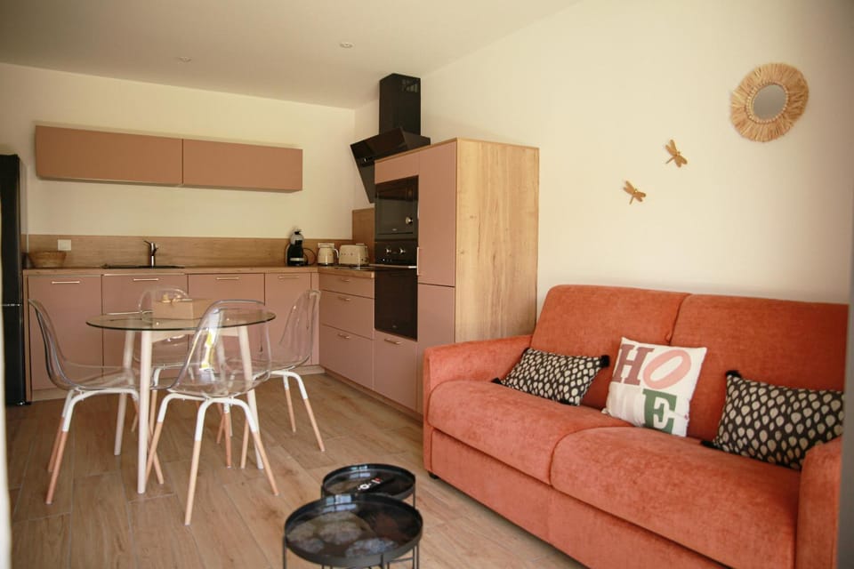 Kitchen or kitchenette, Living room, Dining area