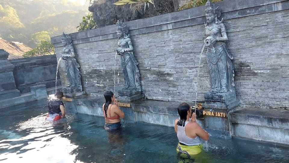 Quaint Cabin Walk to Batur Lake Cabin in Bali