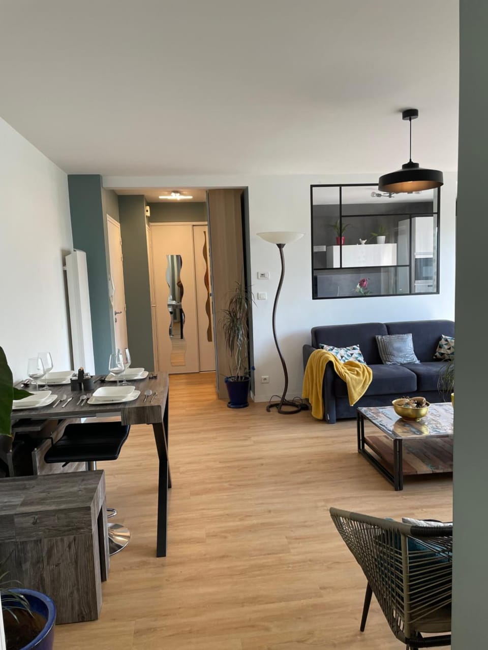 Living room, Seating area