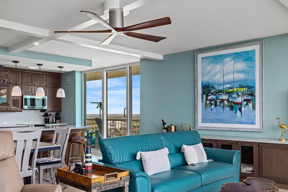 Galvestonian 600 - Beachfront Elegance Apartment in Texas City