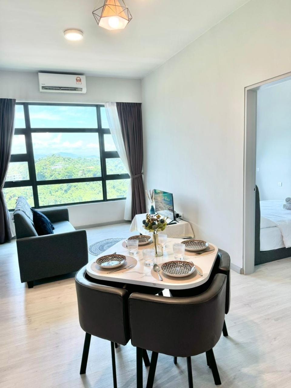 Living room, Seating area, Dining area, air conditioner