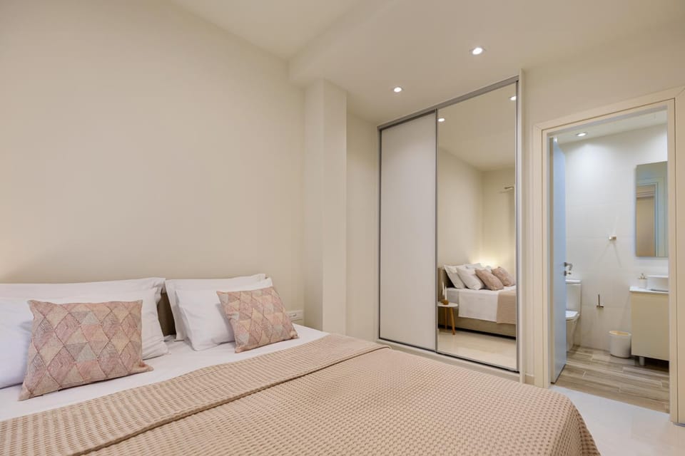 Bathroom, Bedroom, wardrobe