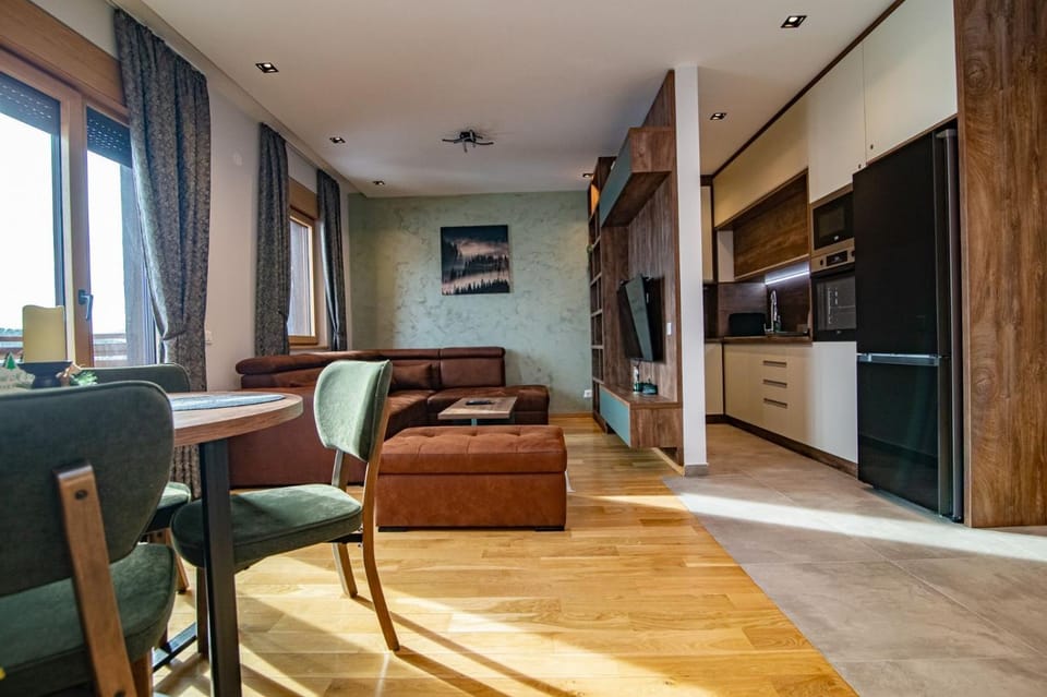 Kitchen or kitchenette, Living room