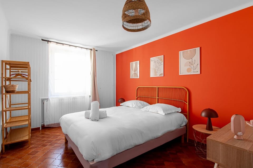 Bed, Night, Photo of the whole room, Bedroom