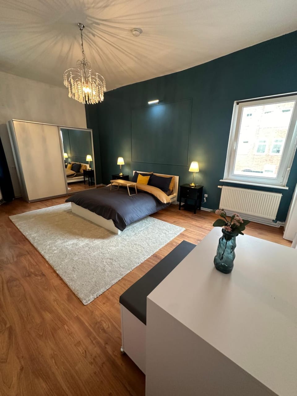 Luxury ,2 Room, Elite Location, 2 LCD TV Apartment in Hanover