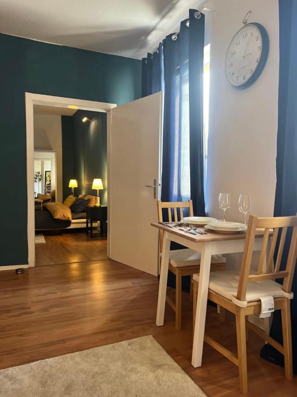 Luxury ,2 Room, Elite Location, 2 LCD TV Apartment in Hanover