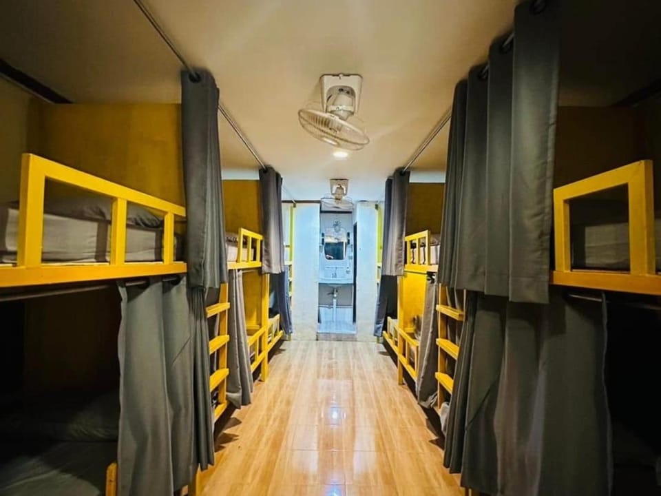 Bedroom, air conditioner