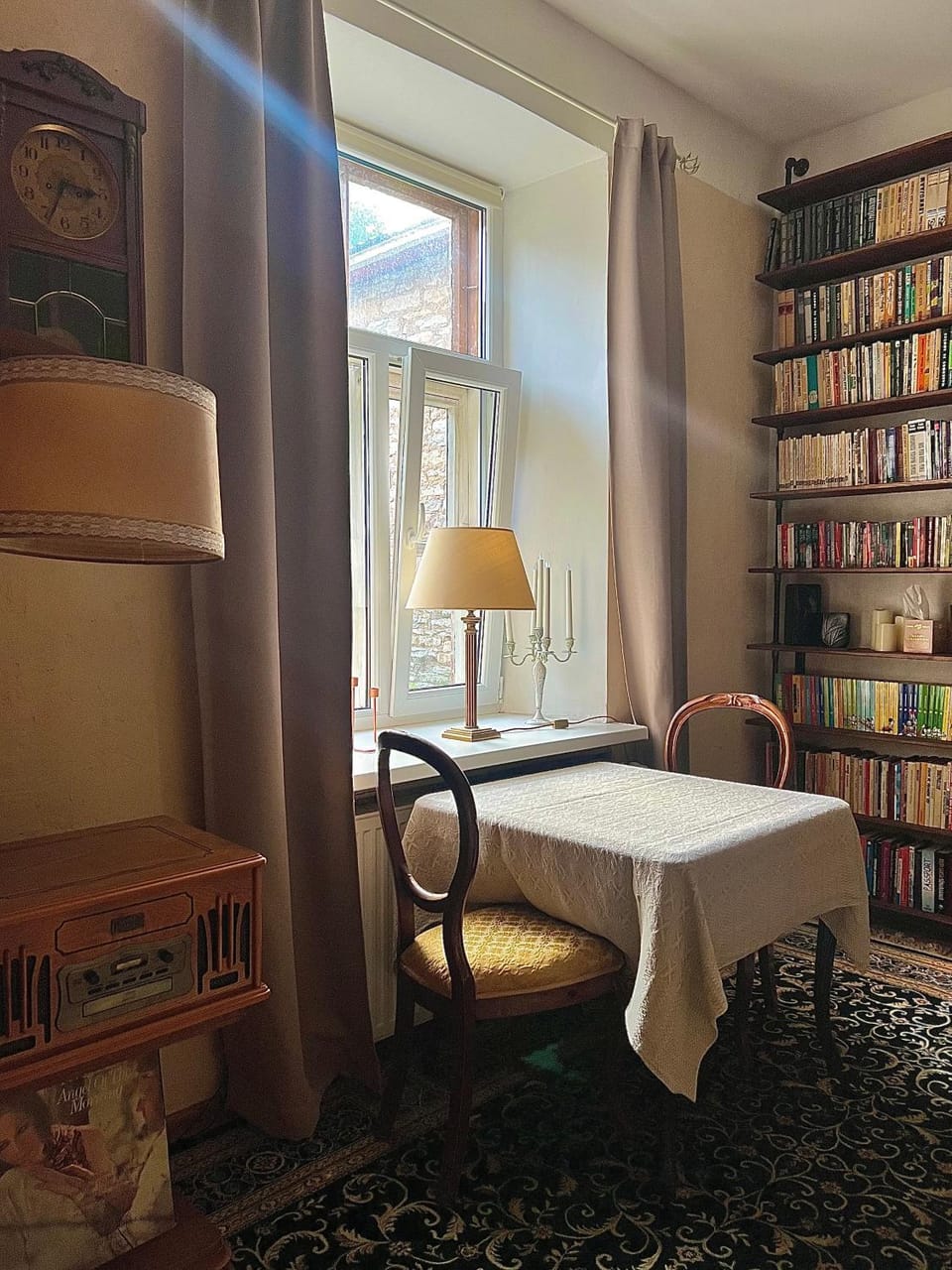 Seating area, Dining area