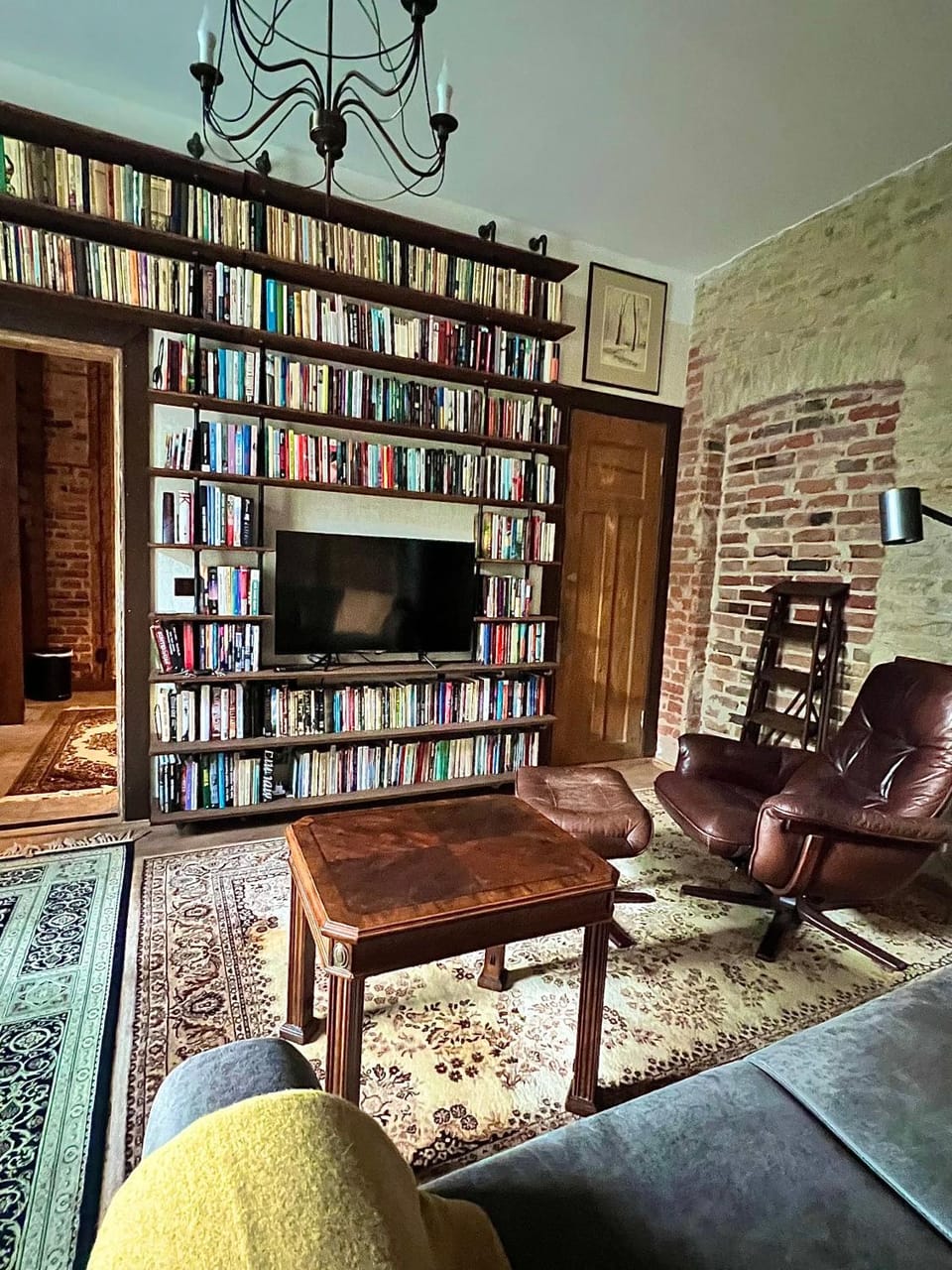 Library, Living room, Seating area