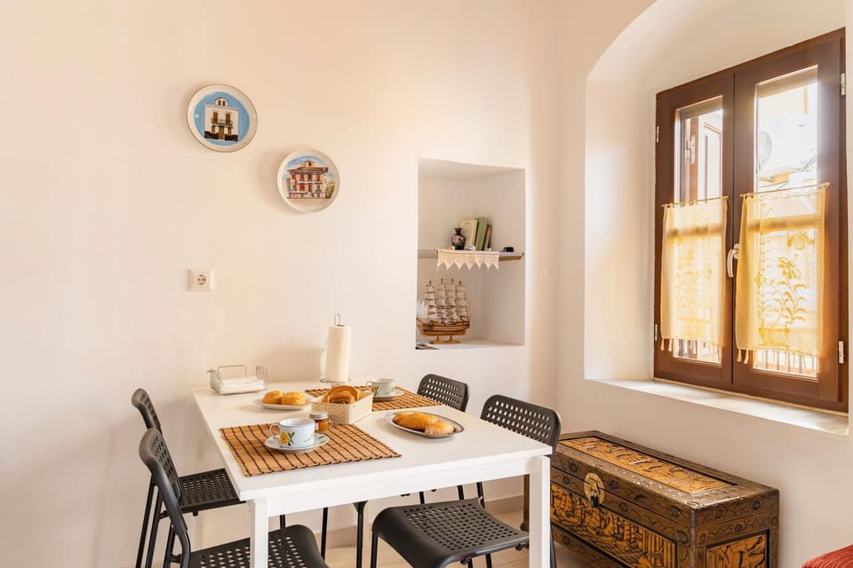 Food and drinks, Dining area
