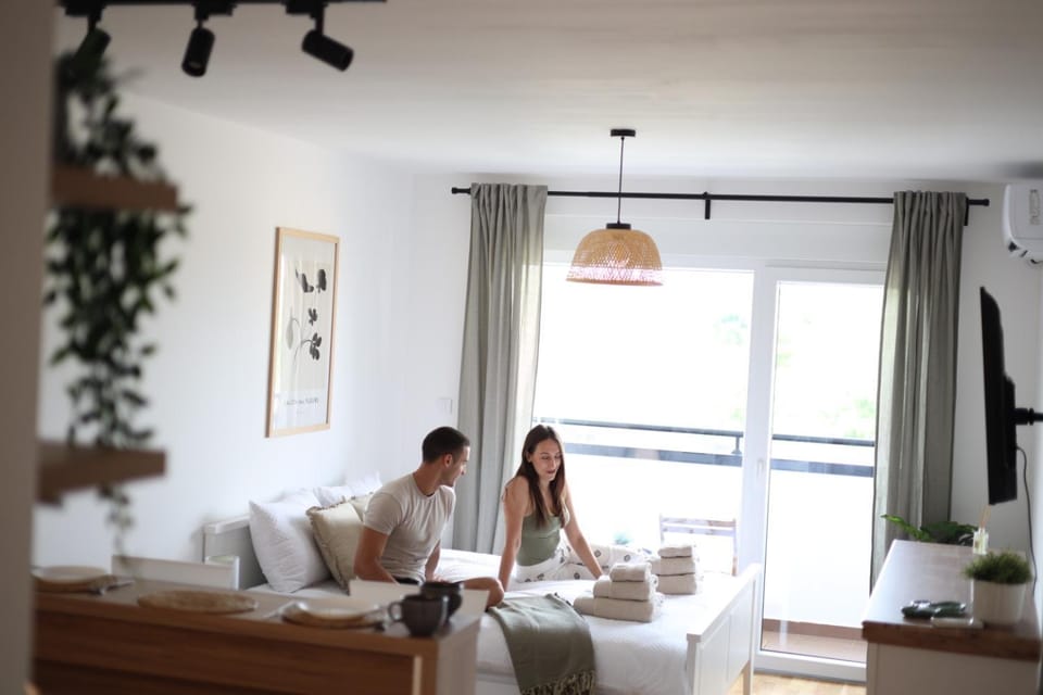 Bed, Living room