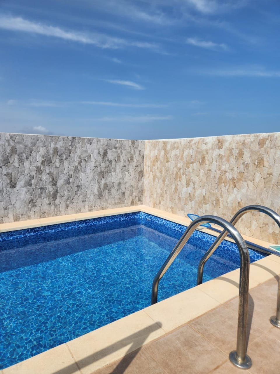 Pool view, Swimming pool, sunbed