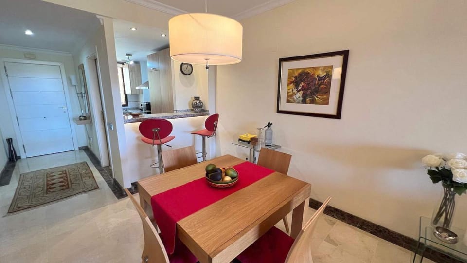 Dining area, American breakfast